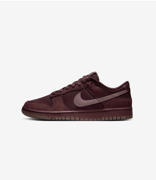 NIKE DUNK LOW RETRO PREMIUM BURGUNDY