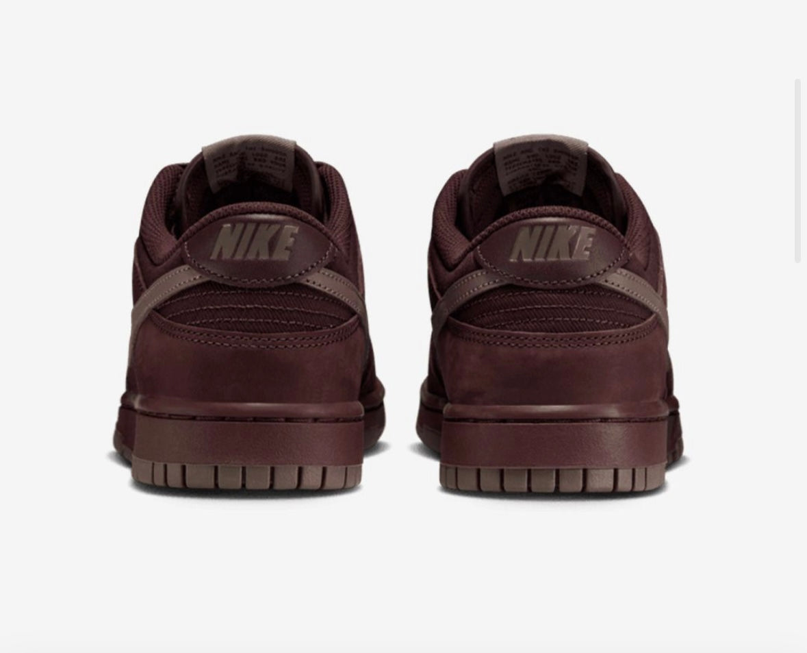 NIKE DUNK LOW RETRO PREMIUM BURGUNDY